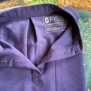 Figs navy scrub top small